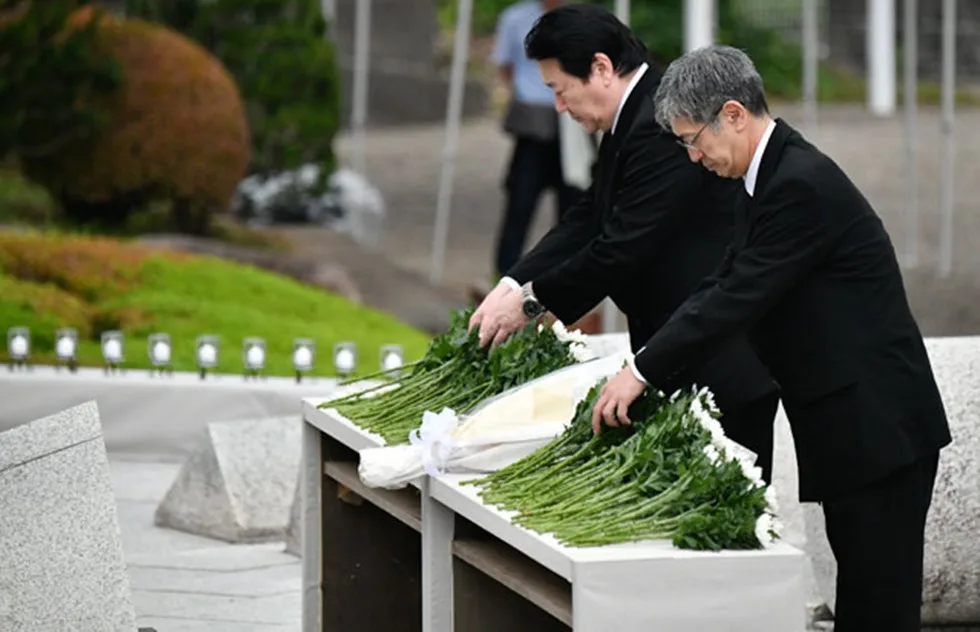 日本航空123便墜落事故の慰霊写真